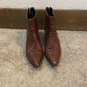 Crocodile Pattern Booties
